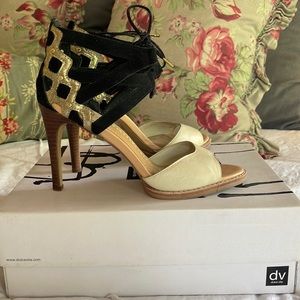Dolce vita Danilo heels. Bone color with black accents and gold detail on back